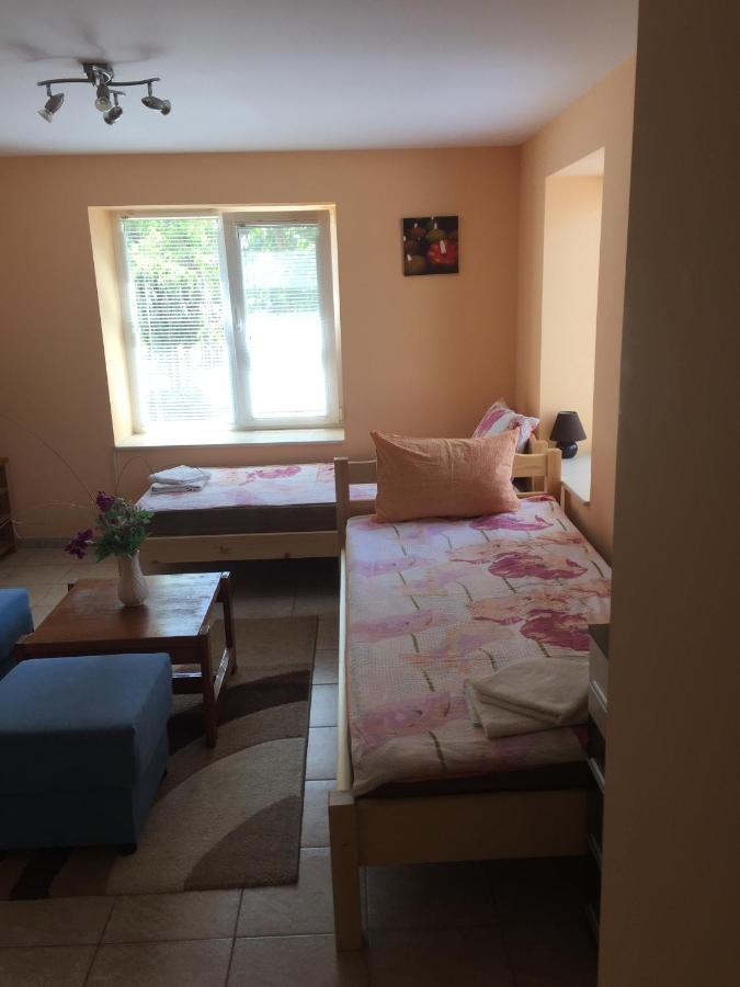 Guest House Nadezhda Хисаря Екстер'єр фото
